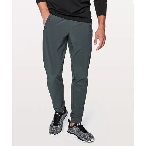 Lululemon Men’s Chill Motion Pant *30